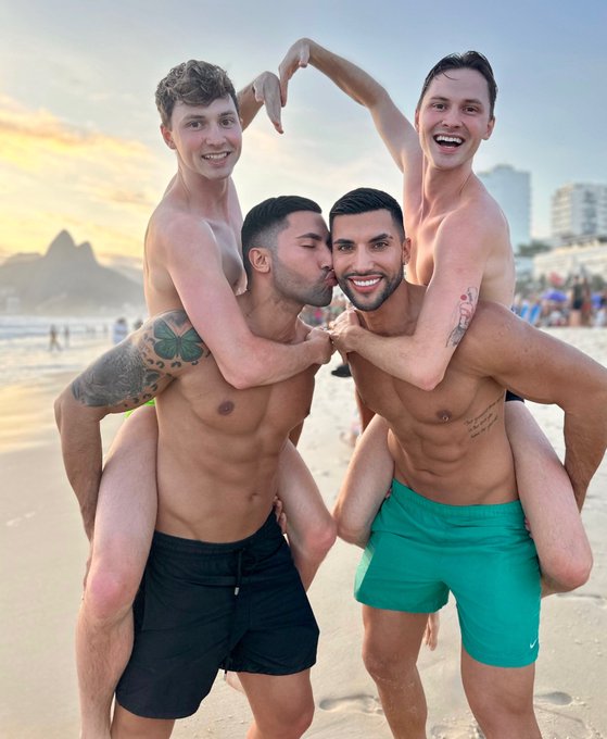 What about double twins ?   We know you guys love to see us with @czechtwins 🔥😜  LI NK ON BIO AND COMMENTS<a href="/tag/fitness"class="tags"><span>#fitness</span></a>