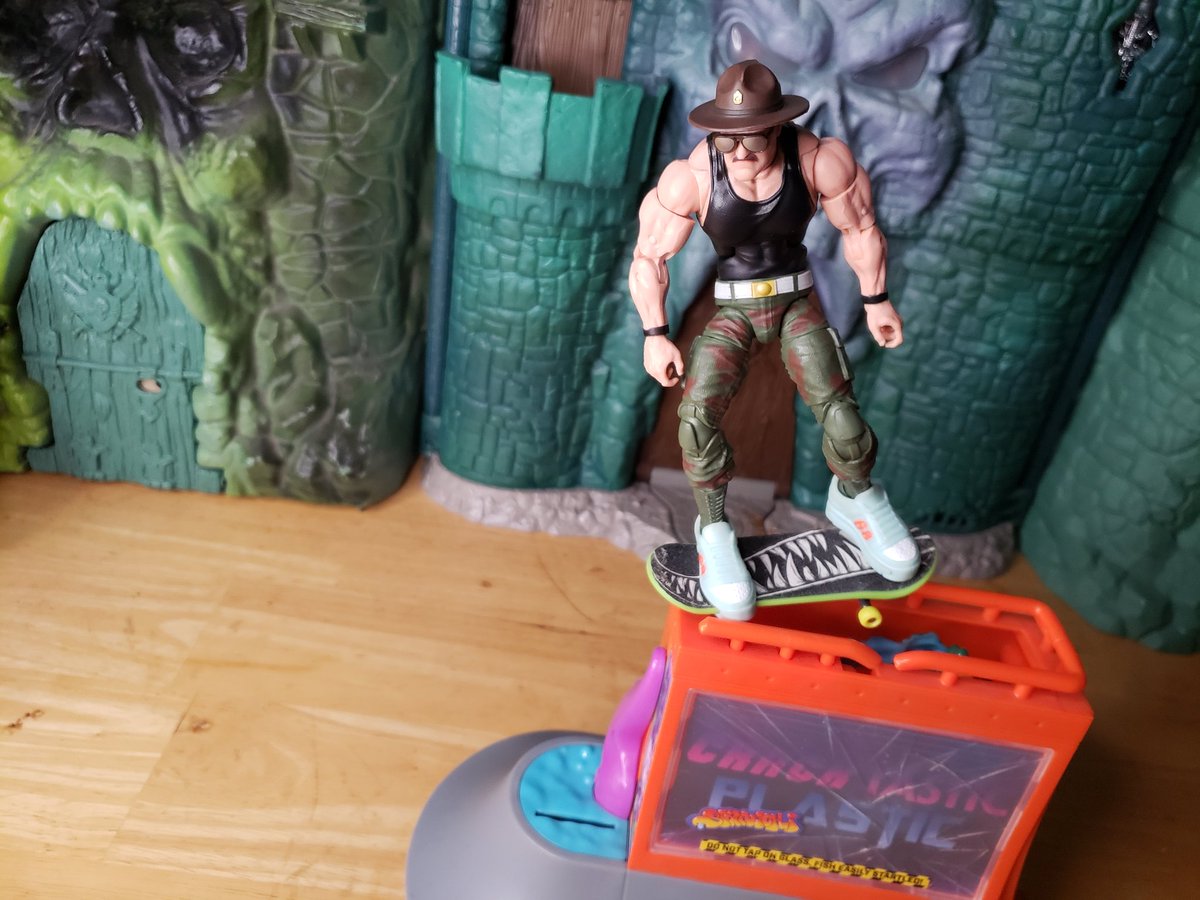 cracktasticpod's tweet photo. It's #thrasherthursday @_SgtSlaughter @tonyhawk @Hot_Wheels #thepfpn #cracktasticplastic #sgtslaughter #fingerboard #skatepark #skateboard #skatelife #quarterpipe #grind #rails #doakickflip #ollie #handstand #skateboardphotography #toyphotography #gijoe #yojoe #arealamericanhero https://t.co/U3gbpPHY1O