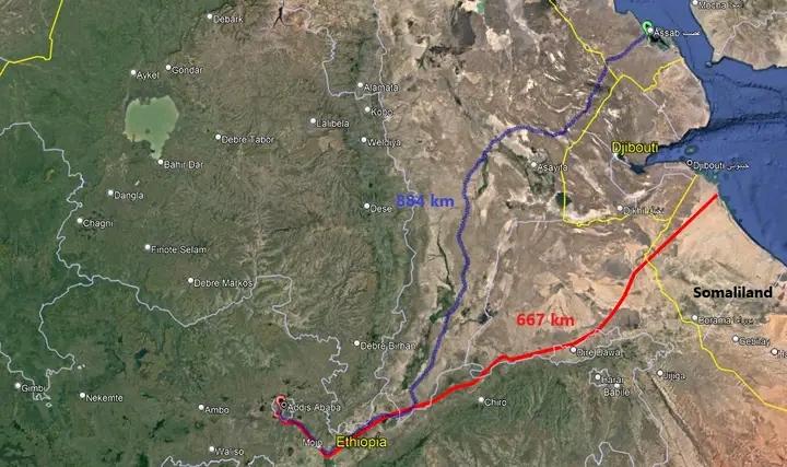 ከአዲስ አበባ እስከ አሰብ ወደብ የሚርቀው 884 ኪሜ ሲሆን፤ በሊዝ የሚገኘው የሱማሌላንድ የባህር ዳርቻ ደግሞ ከአዲስ አበባ የሚርቀው 667 ኪሜ ብቻ ነው፡፡ አዲስ አበባ የኢትዮጵያ አማካኝ እርቀት ላይ የምትገኝ እና ብዙ ጭነት የሚጓጓዝበት ቦታ በመሆኑ