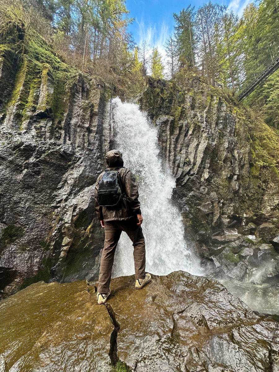 tmfayard's tweet photo. Don’t go chasin’ waterfalls https://t.co/K79lyvZrl2
