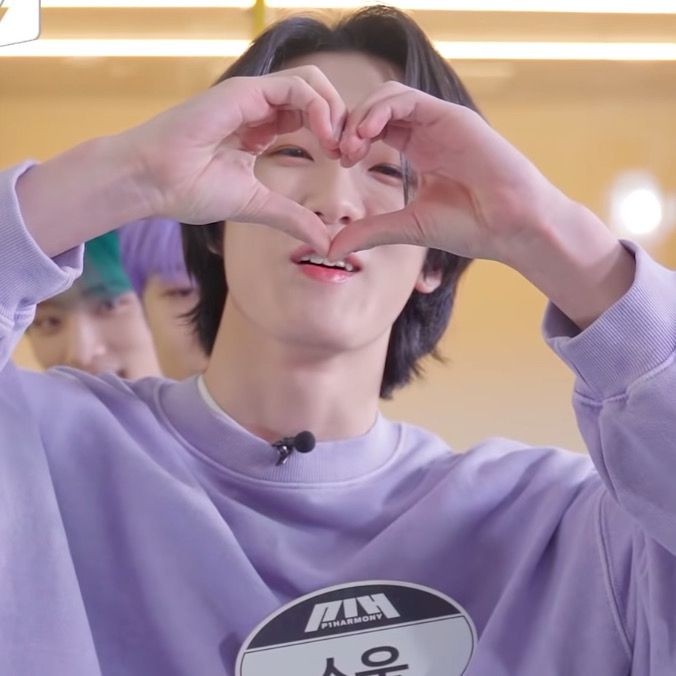 spirited_shota's tweet photo. ♡ Hello everyone ♡
Looking for moots 
 
♡ p1h, snsd, shinee, sunmi
♡ fairly new to #stantwt and #kpoptwt
♡ I listen to a lot of other groups as well, so others are welcome ✨️

Trying to keep this space as stress-free as possible with no toxicity and h@te.

♡+↻ please! https://t.co/rUDVAxntcI