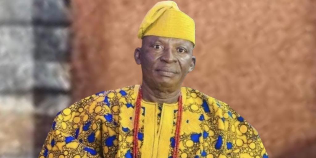 It's sad to hear about the passing of an icon, Chief Adedeji Aderemi(popularly knows as Ọlọ́fà iná), the Sọ́balójú of Edeland. We pray God keeps all he left behind safe.
