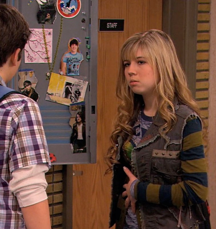 veronica tweet media