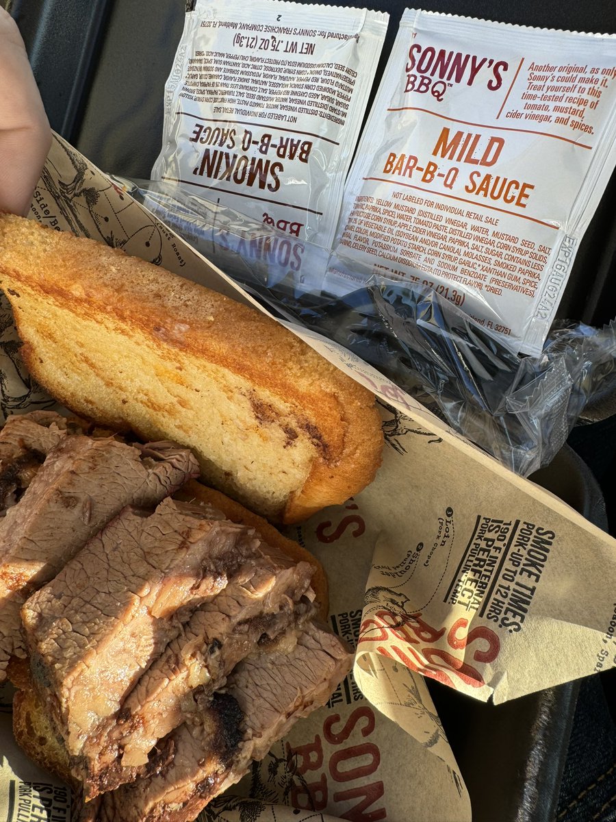 bip0I4r's tweet photo. Oh nom nom @SonnysBBQ https://t.co/1DE4gmFmHc