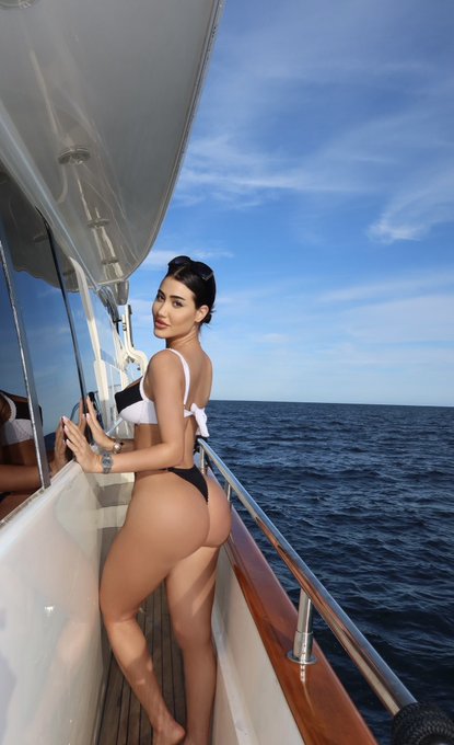 from the back https://t.co/YpJvoavSjb