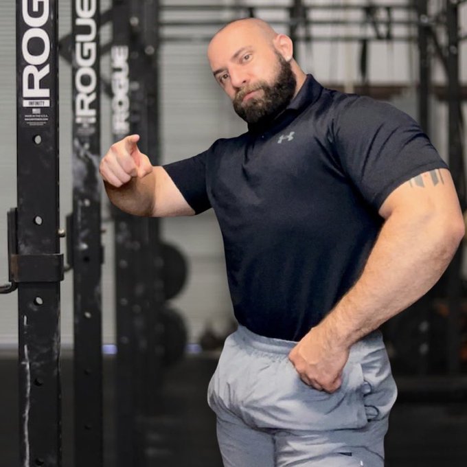 Watch Nik's leaked NSFW photo on TwXstars