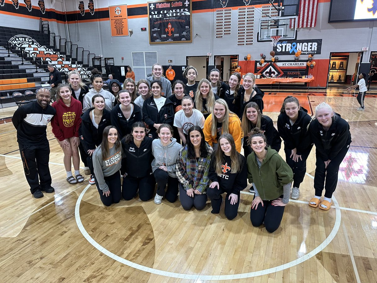 Flashback from our Alumni night! It was great to see so many returning faces! 🏀⚜️ #BeTheChange #OnceASaintAlwaysASaint