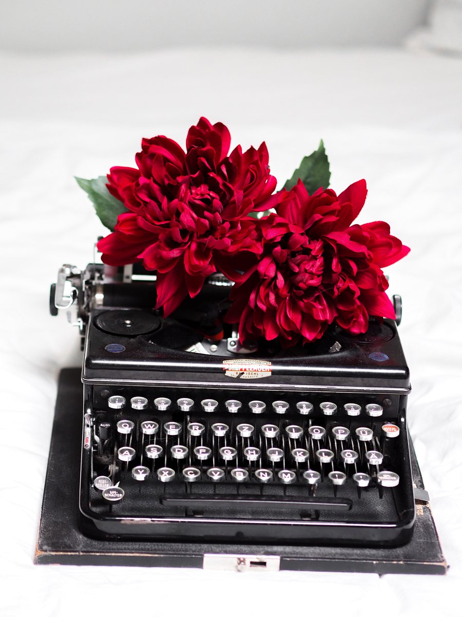 America's 2024 Foley Poetry Contests open for submissions!

americamedia.submittable.com/submit/284313/…