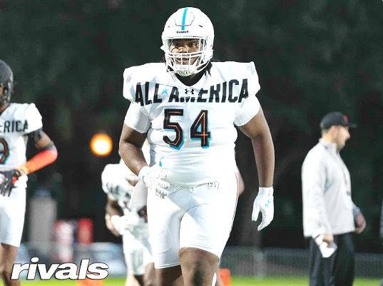 UA Game - The Garcia Awards:
Click here: bit.ly/3H7BVCh
The Under Armour Next All-America Game week has concluded and OL Eugene Brooks (Sierra Canyon) earned high praise for excelling in the trenches in practice and in the game.