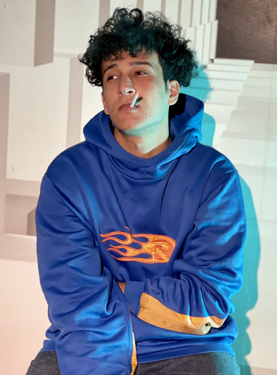 كان الإغريق مخترعوا الديمقراطية يمنعون تصويت العبيد 
لأن العب سينتخب سيدهُ مهما كان فاسداً

-علي الوردي 
.
.
#امارجي 
#الامة_العرافية