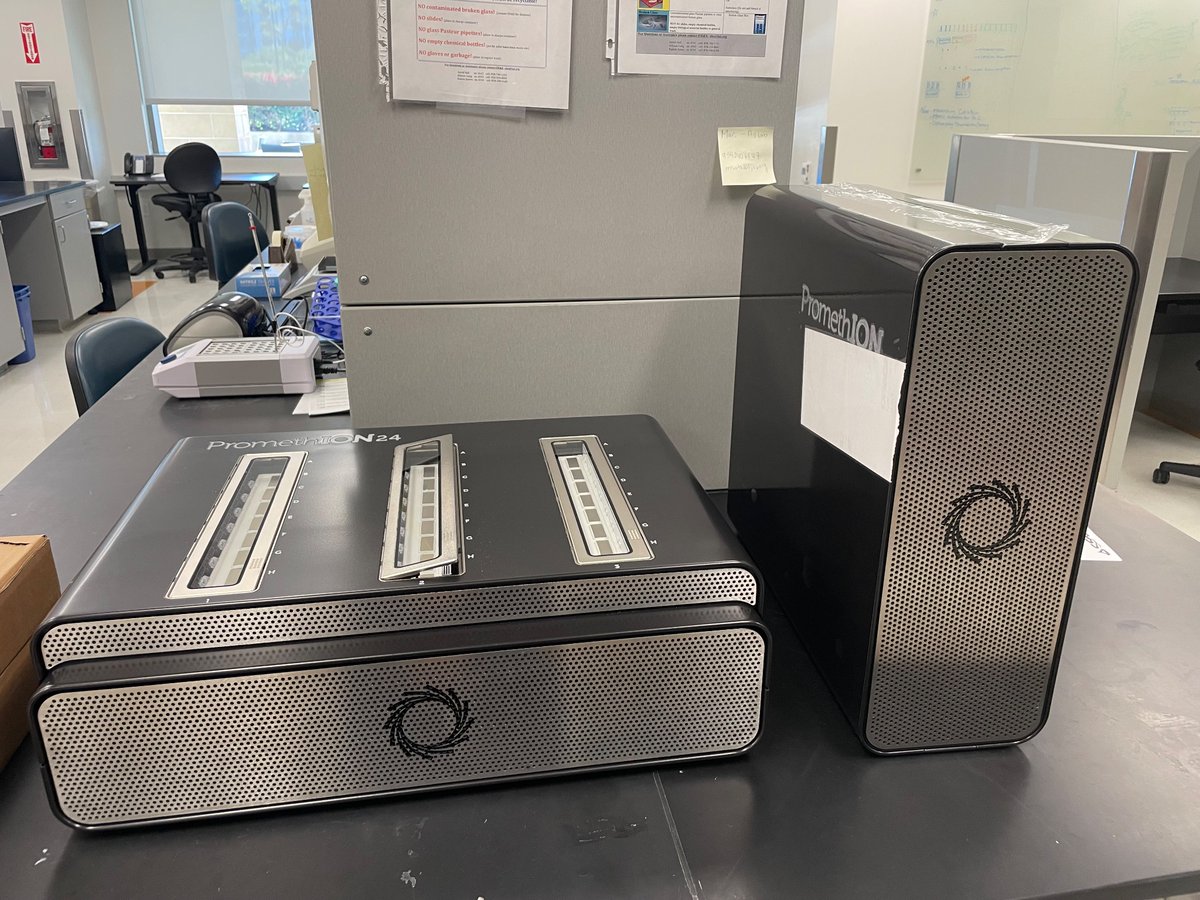 Entering the new year with a new sequencer! #ONT #PromethION Looking forward to seeing what we can do with it in 2024! The compute unit has 4 #Nvidia A-series GPUs 🤩 @nanopore @ljiresearch