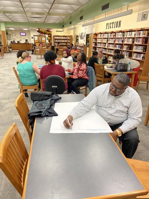 FCHSGriffins's tweet photo. Our Griffin Family is heartbroken over the passing of one of our own &amp; alumnus of FCHS (‘93), Coach Carmen Washington. Our thoughts and prayers are with his family and our school family as we celebrate his life and the impact he had on our school and community. 🖤💛 https://t.co/lksAUS1fyw