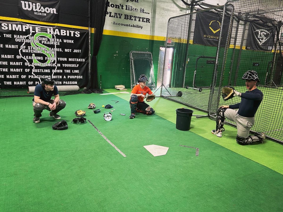 GDBJr5's tweet photo. #thebackbone honing the craft @Slammers_HS_IL #baseball #toolsofignorance https://t.co/ApeSyxAIJf