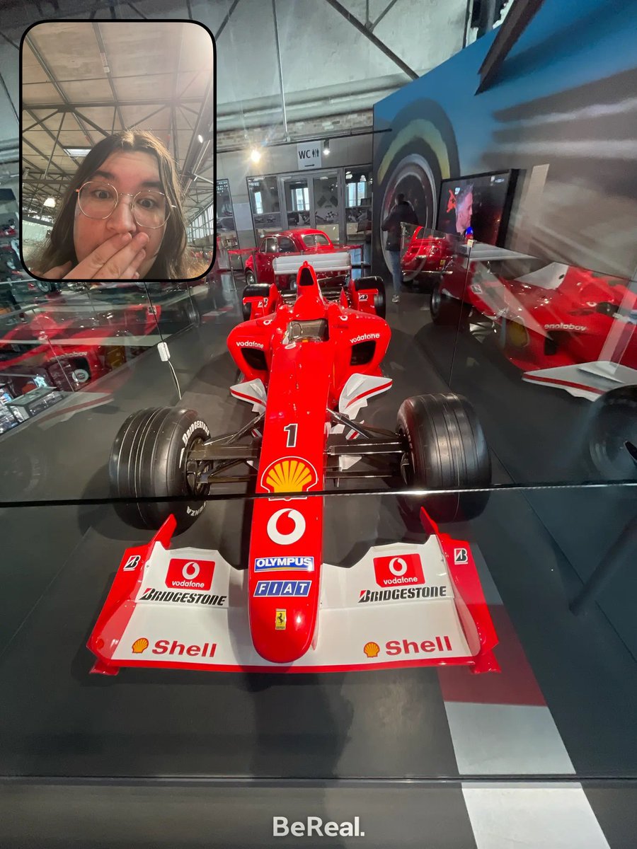 Okii soo I went to motorworld köln today and the Michael Schumacher private collection that they have on a permanent exhibition and I thought I would share some of the highlights :)
A 🧵~