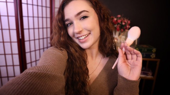 new asmr video!! going up at 1PM PST! :3 https://t.co/NHh28U8aGf