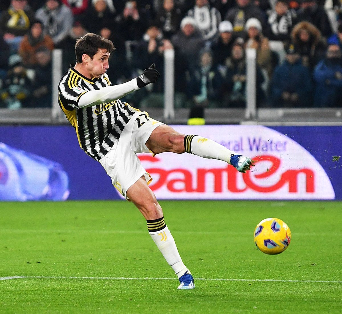 Andrea Cambiaso is wat mij betreft - samen met Weston McKennie - de verrassing/revelatie van het seizoen bij Juventus. 

Geweldige wingback die in deze vorm weinig onder doet voor z’n idool João Cancelo.