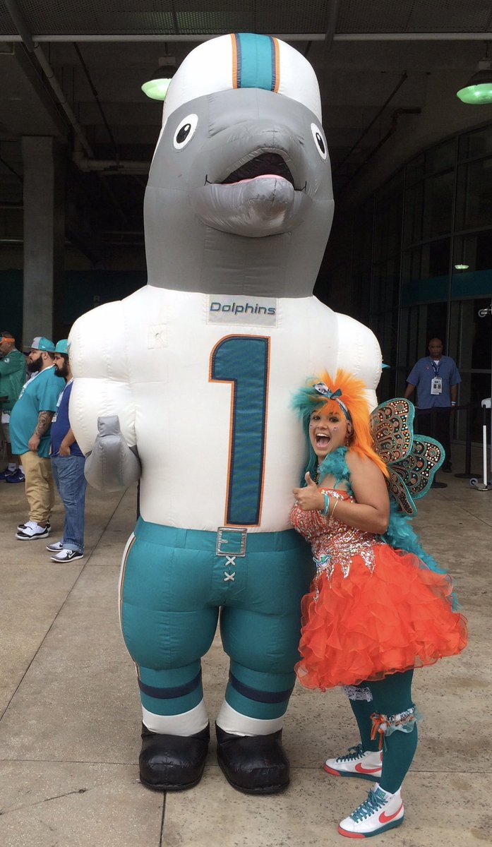 Hey <a href="/TomGarfinkel/">Tom Garfinkel</a>, if we get a home playoff game can we please 🙏 get “AirTD” back?