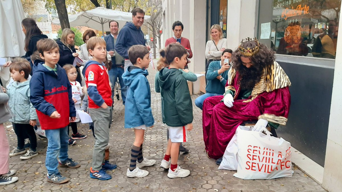 El Conde Mago dándole gloria a nuestros niños.