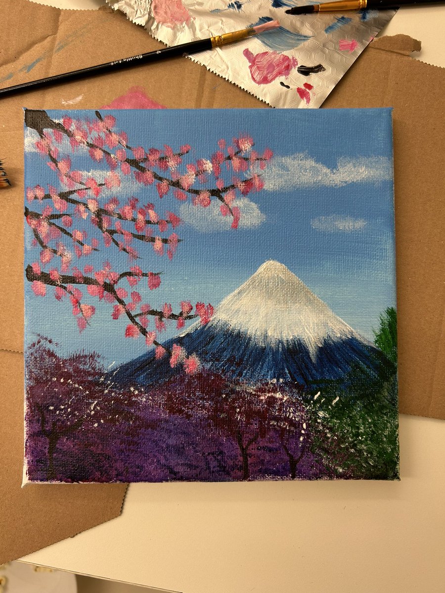 disturbialien's tweet photo. Instagram e Threads l’hanno già vista ma sono troppo contenta del risultato per non postare anche qua. 

Oggi ho dipinto per la prima volta e cosa potevo scegliere come primo soggetto se non il mio amato Giappone 🌸🗻🎎🏯 https://t.co/E9W7kRc0IX
