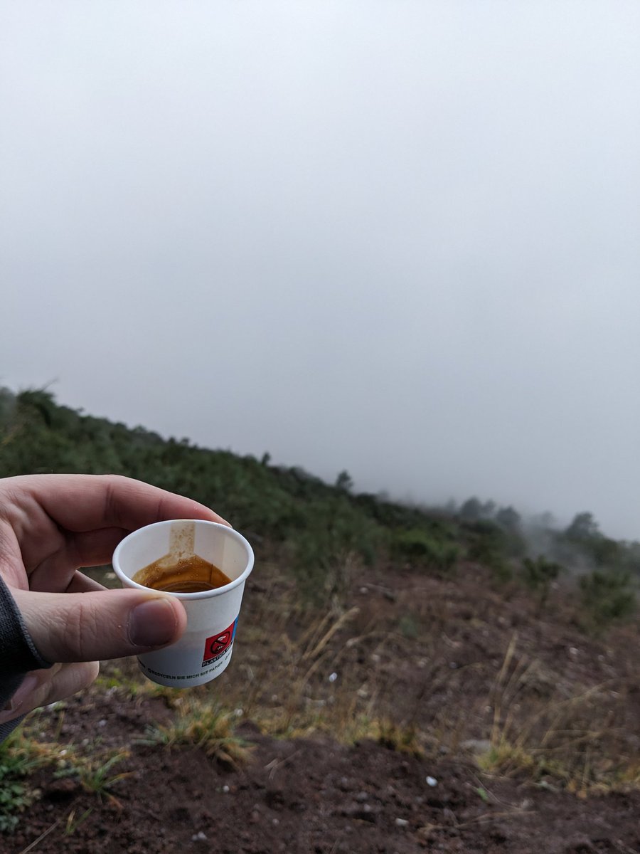 Alex Thomson tweet media