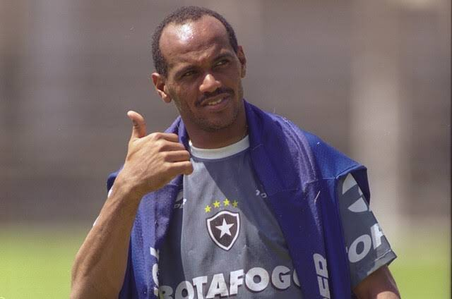 bfrmilgrau_'s tweet photo. Preciso nem falar nada, né? Seja bem-vindo ao Glorioso Botafogo, John! https://t.co/hJJQ0lJcvB