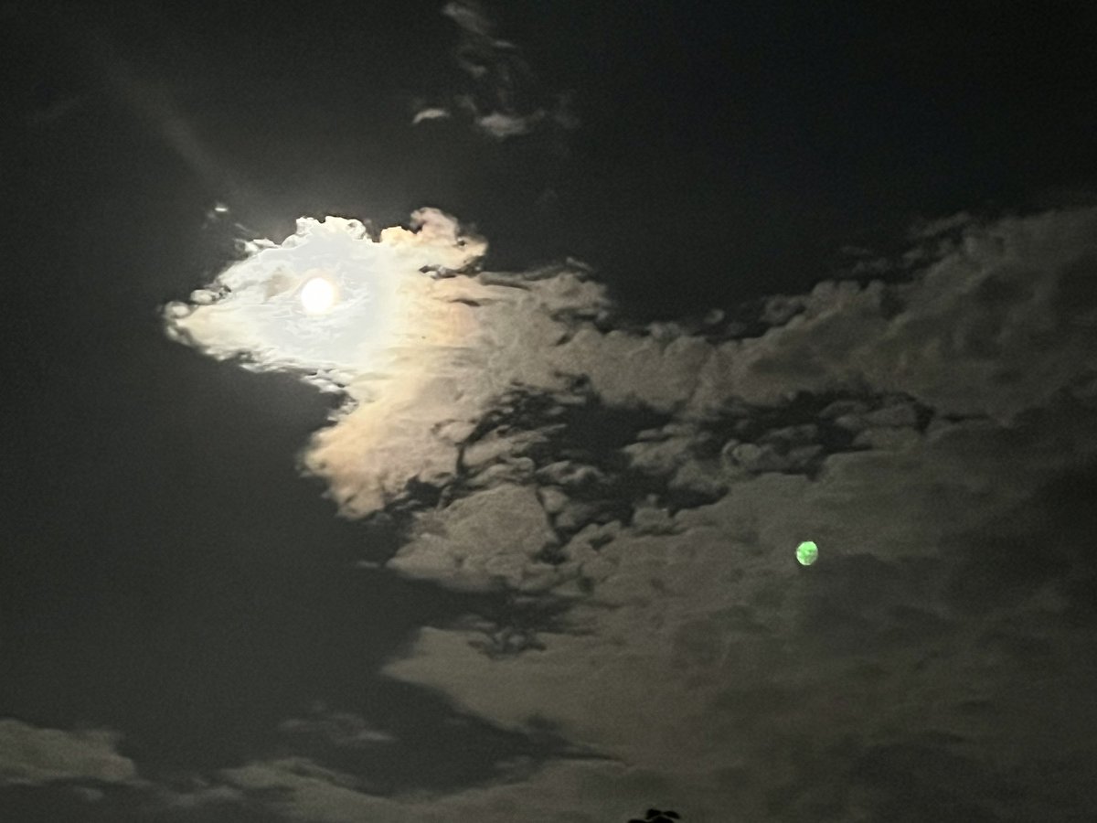 StephanieConger's tweet photo. @Enezator I took these pics back in June. I love watching the clouds transform into pieces of art! https://t.co/xFgYEmJ7JU