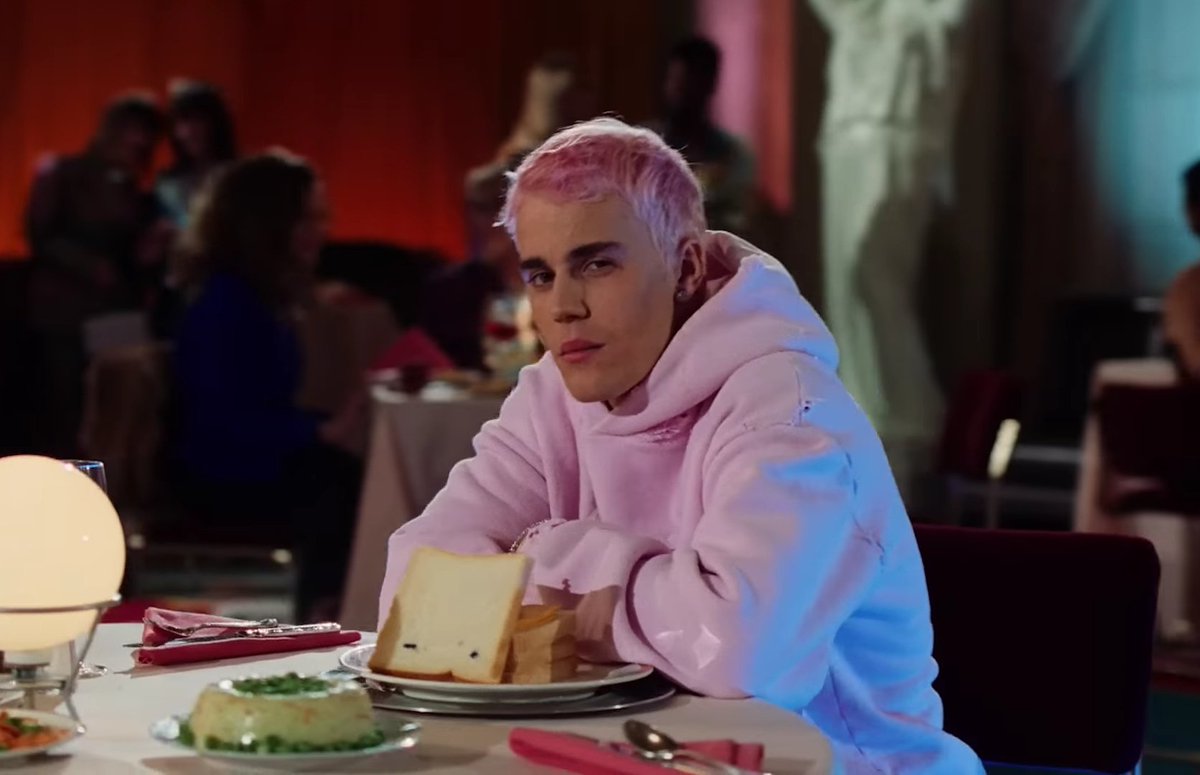 thvmxtl's tweet photo. -Justin Bieber literalmente le hizo un video, pero nadie lo tomó en serio.

#EpsteinClientList #Epstein #Epsteins https://t.co/bHr9ztwf5w