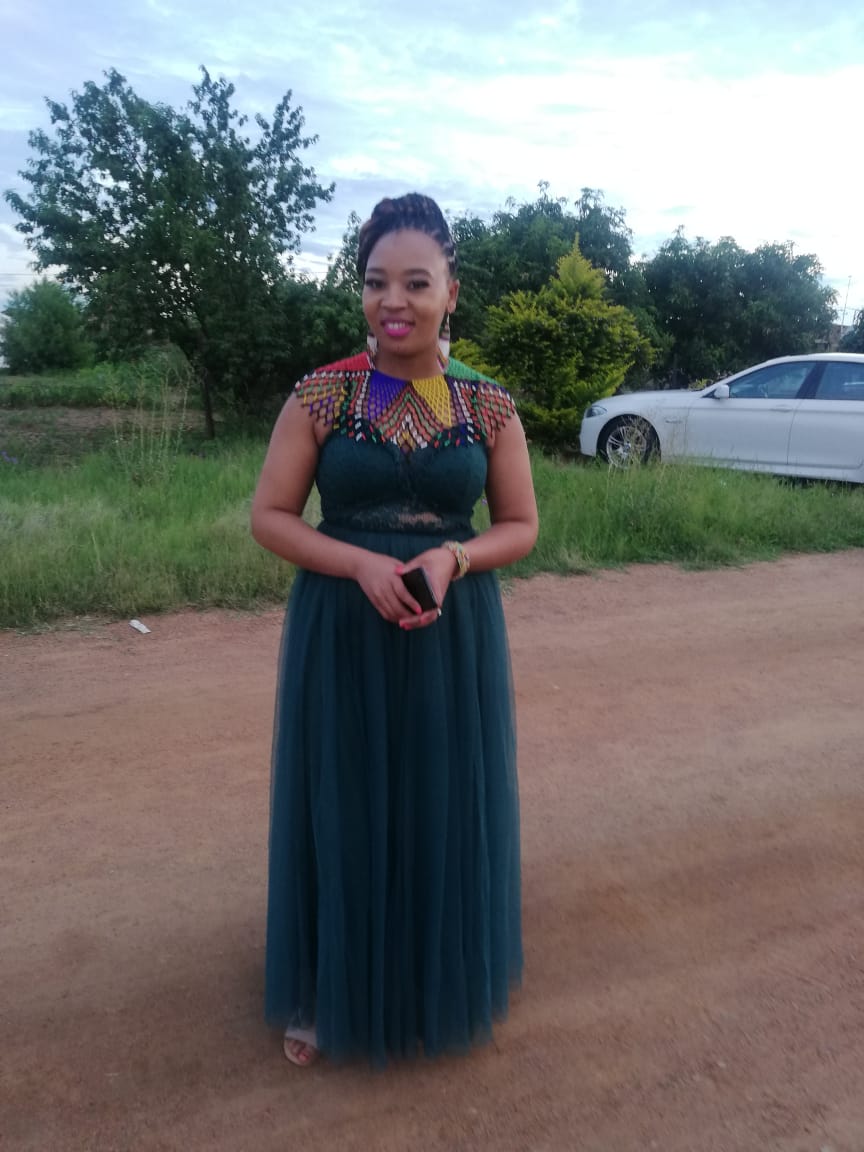 Rakgadi_EM's tweet image. Aowa South Africans attacking me 4 saying NO on taking off my garment in public