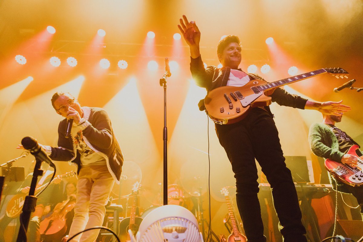 Cascade1935's tweet photo. 🎤 Dive into surprises and nostalgia at Yesterday and Today! 🌈 No set playlist – YOU shape the Beatles journey. Share your picks! 🎫 Tickets at https://t.co/8YzGsay3nP or the box office. #YesterdayAndToday #BeatlesJourney #LiveMusic https://t.co/QWP63hgFMZ