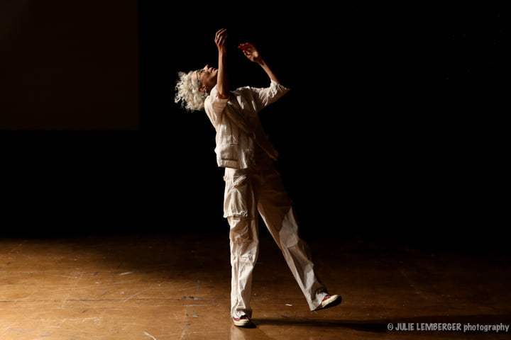 wperrondancemag's tweet photo. #TBT This shot is from dancing/improvising with Yoshiko at Christmas in Nickyland @NickyParaiso @LaMaMaETC two years ago. Tnx #JulieLembergerPhotography #PandemicNoAudienceOnlyCameras #OlderDancer https://t.co/7lduOZqTF7