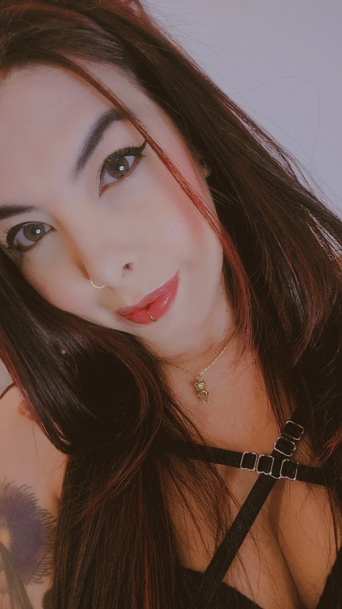 Sweet_Sarahh8's tweet photo. https://t.co/yRkEVlhY0p

On lineee 
#chaturbate https://t.co/hoJuU7pK4U