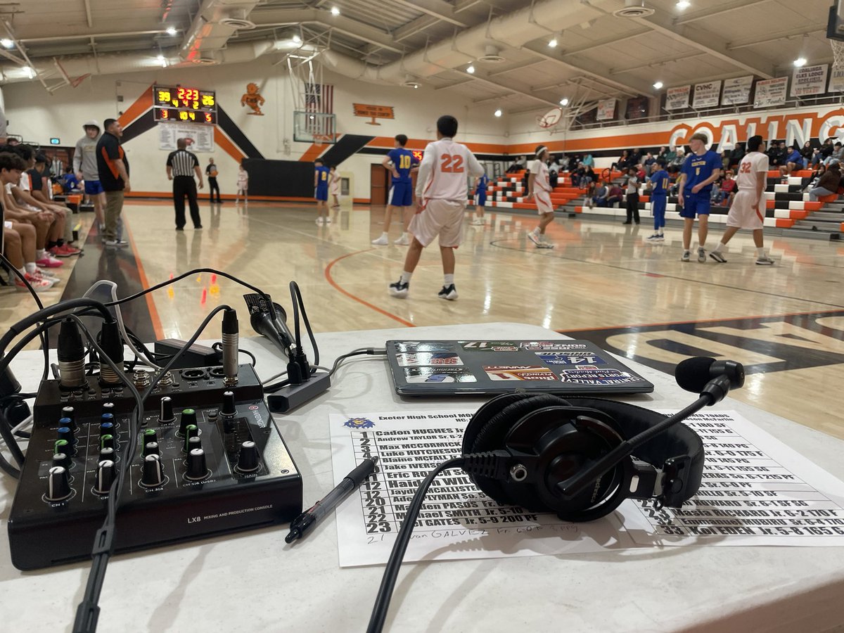 BryanWe94586914's tweet photo. It is the home opener tonight in Coalinga where the Horned Toads welcome in Exeter High School. Catch the action on my YouTube channel: Bryan Welch!! @chstoads @gabecamarillo_ @paulmeadors @JoseGonzoSports @1430ESPN https://t.co/ehPZ4ynCyJ