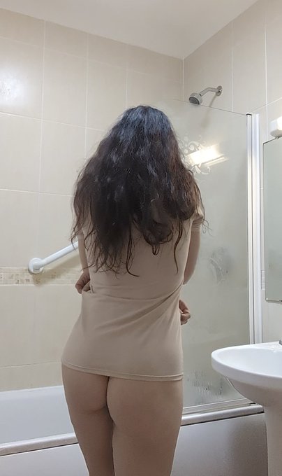 Slip into the shower with me... https://t.co/dJHVXf3fFL<a href="/tag/onmfc"class="tags"><span>#onmfc</span></a>