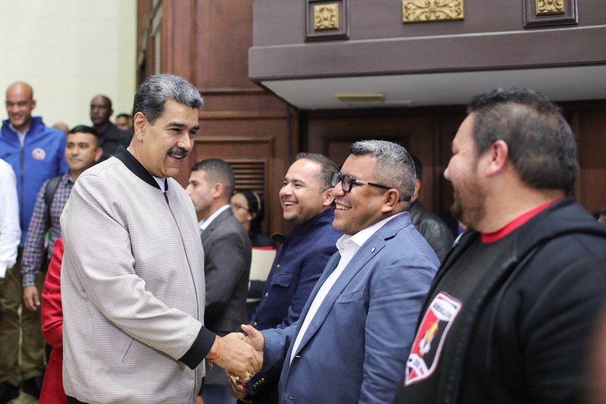 Dando un buen inicio al año 2024, me reuní con los diputados y diputadas del Bloque de la Patria de la soberana Asamblea Nacional de Venezuela, hicimos un recuento de estos años en el Poder Legislativo con miras hacia la planificación, el balance y el establecimiento de las rutas