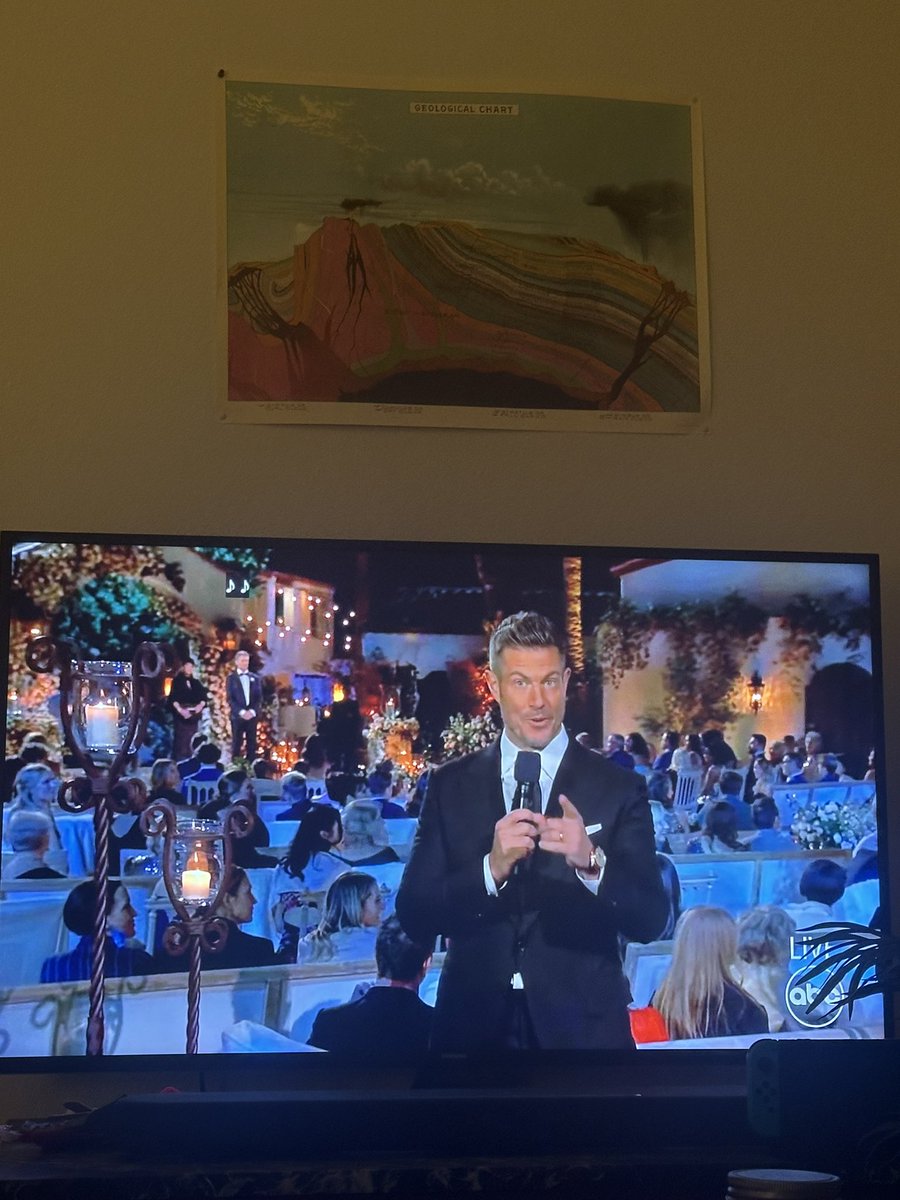 FullaaaCrap's tweet photo. A commercial break be so for real

#TheGoldenBachelor 
#thegoldenwedding 
#goldenbachelor 
#goldenbachelorwedding https://t.co/kFpdPvPSIS