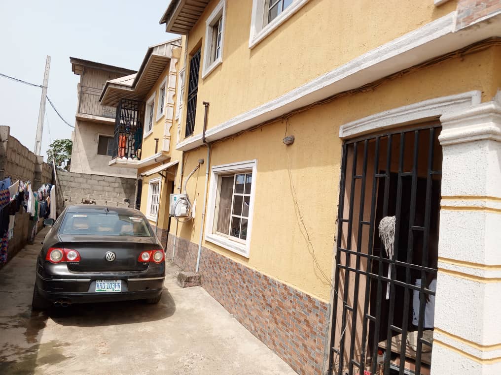 TAMLProperties's tweet photo. 4 units mini flat on Half plot is up for sale

Rent value: 400k per annum 

Location: Ipakodo EBUTE, IKORODU LAGOS.

Title : Survey plan &amp; Family receipt &amp; Deed

Price : 55M NET. 
Contact:  TAM Properties for inspection.  08054347915 or 08128788545.
NB:  Inspection fees apply. https://t.co/xJ6yGS7eQk