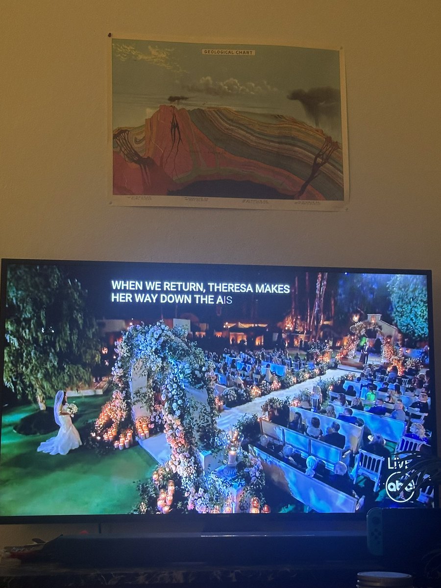 FullaaaCrap's tweet photo. @Amy_Shields_ Leaving her waiting there to run Amazon ads

#TheGoldenBachelor 
#thegoldenwedding 
#goldenbachelor 
#goldenbachelorwedding https://t.co/mTMJEU2vHI