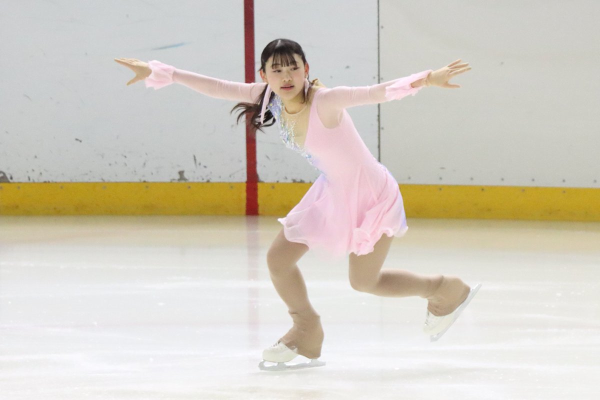 kanspo's tweet image. 【アイススケート】第96回日本学生氷上競技選手権大会フィギュア競技１日目／於・ALSOKぐんまアイスアリーナ

［女子４級］
第２Ｇ　稲葉　38.78

ジャンプを全て着氷させる。音楽に合わせた雄大なコレオシークエンスを披露した。