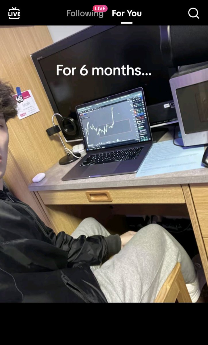 0xgodking's tweet photo. he spent 6 months to earn $200 I'm crying wtf 😭😭😭 https://t.co/Wh45SnvFaT