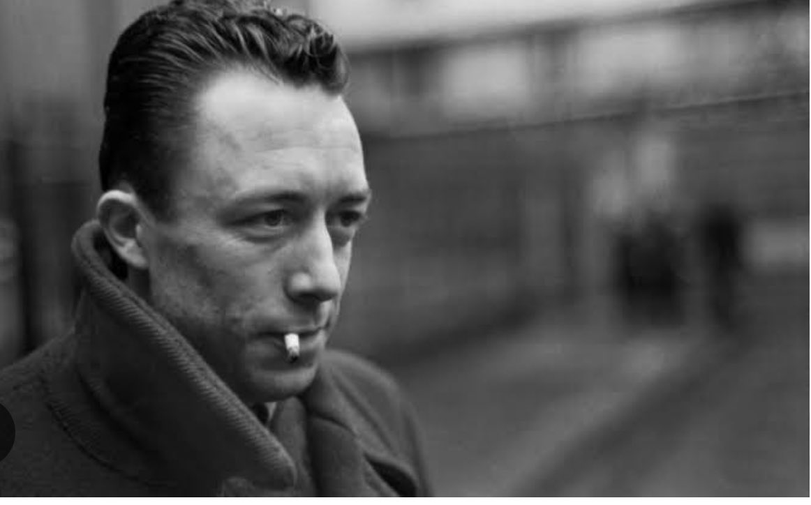 Un 4 de enero, como hoy, pero de 1960, murió Albert Camus, uno de mis autores  predilectos. Lúcido, congruente e implacable frente a la arbitrariedad y la injusticia, enseñó que la vida no tenía un sentido por sí misma: nuestro desafío era inventárselo… 🇫🇷