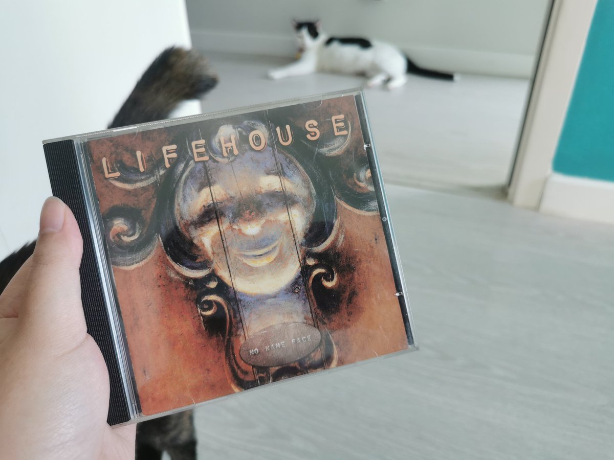 VanChotimont's tweet photo. The album that will live rent free in my music memory forever. 😘
I learned how to use eBay and ordered from the US just to get it. Jason Wade was my teenage crush! 😍 'You and Me' made me learn how to play guitar for the first time.
#Lifehouse #NoNameFace https://t.co/nzxcGuMZIZ
