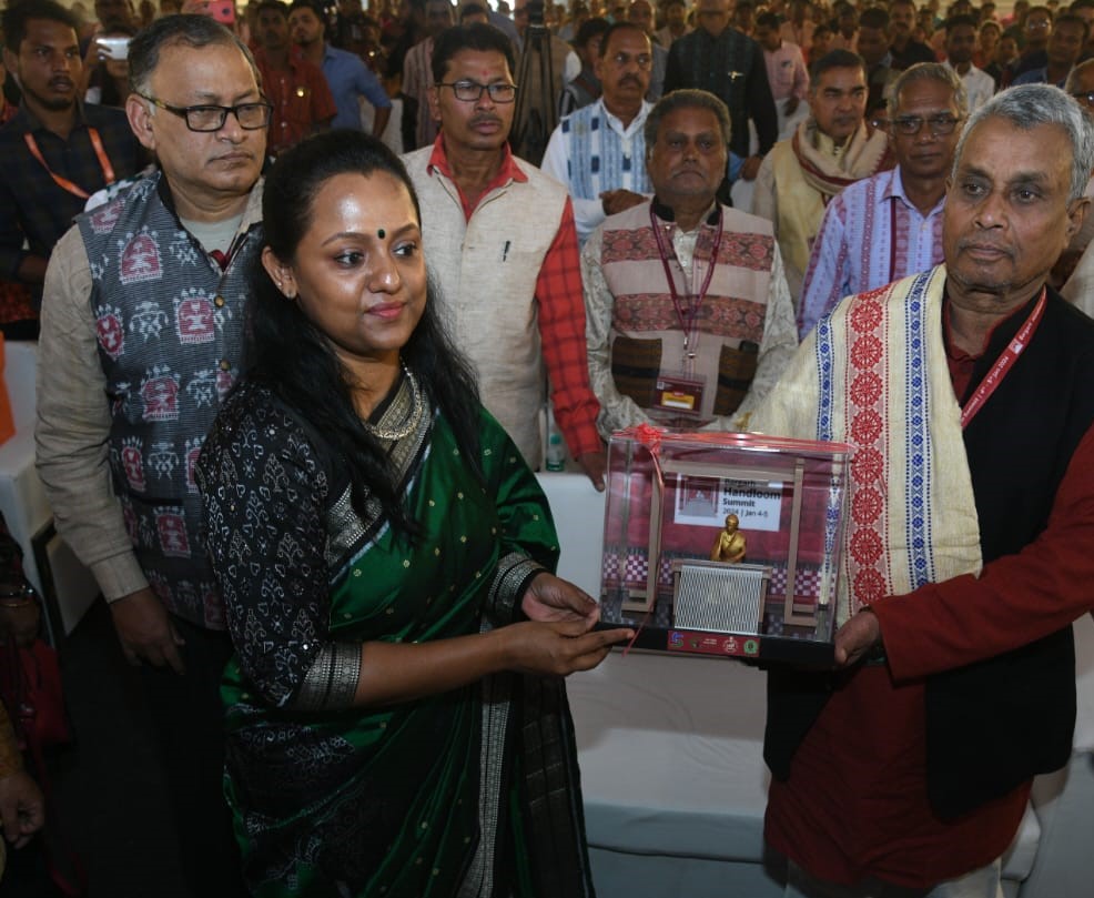 Handlooms,Textiles & Handicrafts Department,Odisha tweet media