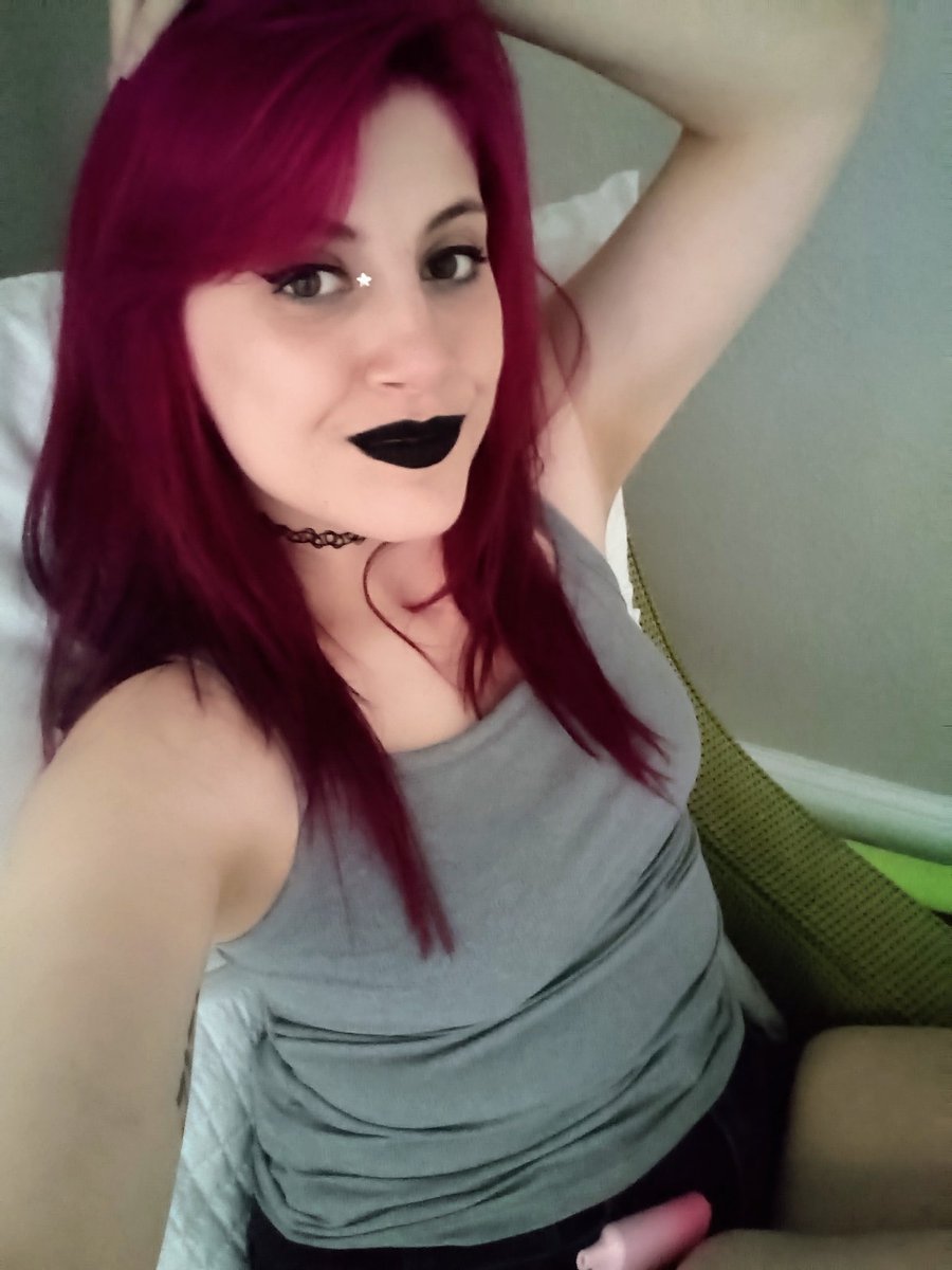 kellixglitch's tweet photo. I played with makeup today.
Just enjoying this new year and all its possibilities!! I hope everyone has a great New Years and made some even better resolutions!
#loveyourself #altgirls #goth #blacklipstick #NewYear2024 #pride #loveisblind #firstpostof2024 https://t.co/PGqlSGbtGb