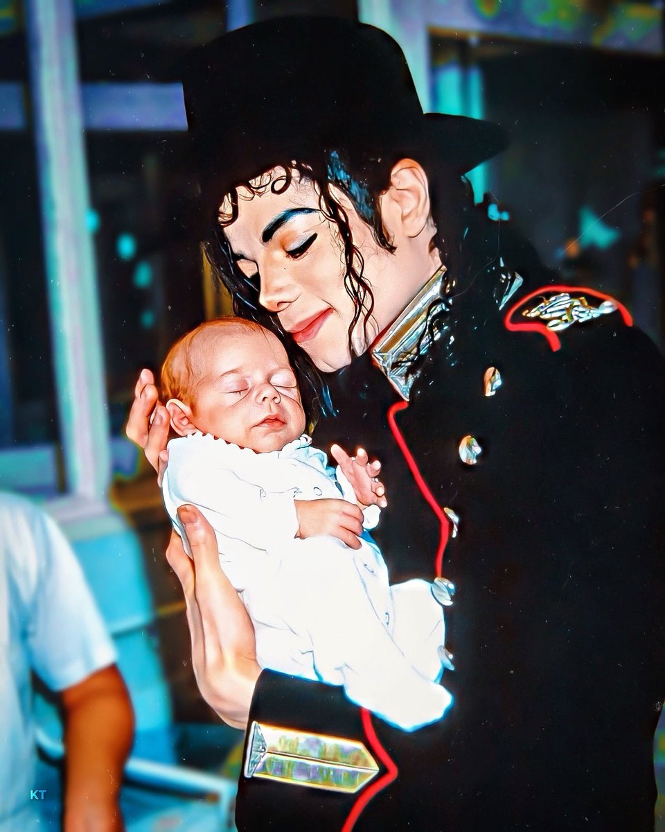 ROCKCLASIC0's tweet image. Solo para recordarles que la gente que aparece ahora en la lista de CLIENTES de Epstein son quienes quisieron acabar con Michael Jackson, el artista que más ha brindado caridad y apoyo a los niños del mundo. Karma le dicen.
Nadie olvidará el bien que hiciste en el mundo, Michael.