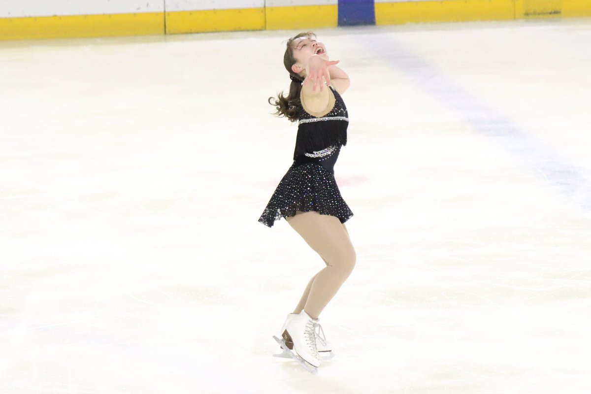 kanspo's tweet image. 【アイススケート】第96回日本学生氷上競技選手権大会フィギュア競技１日目／於・ALSOKぐんまアイスアリーナ

［女子４級］
第２Ｇ　久我　41.06

明るい曲調に合わせた表情で滑る。ジャンプも転倒なく全て決め切った。