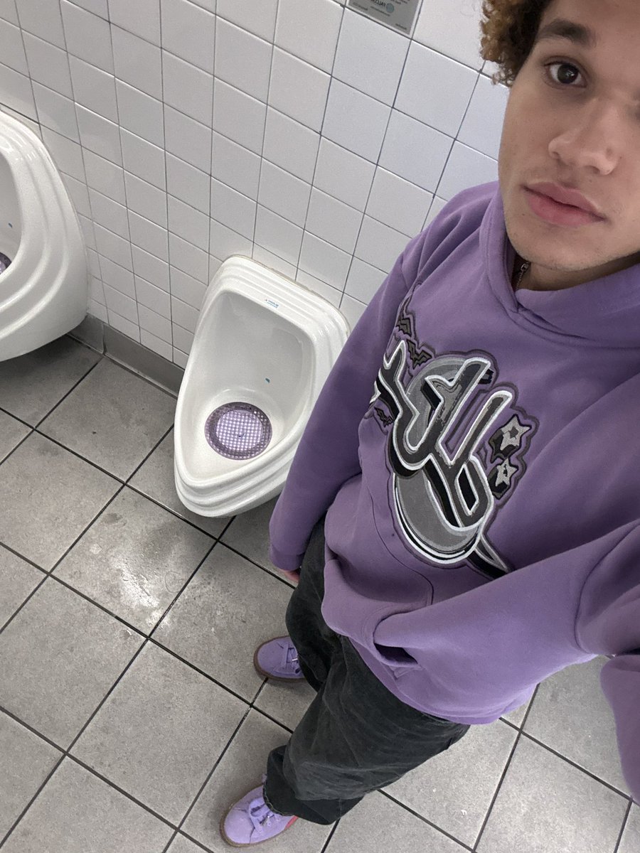we matching with the urinals today 🙏