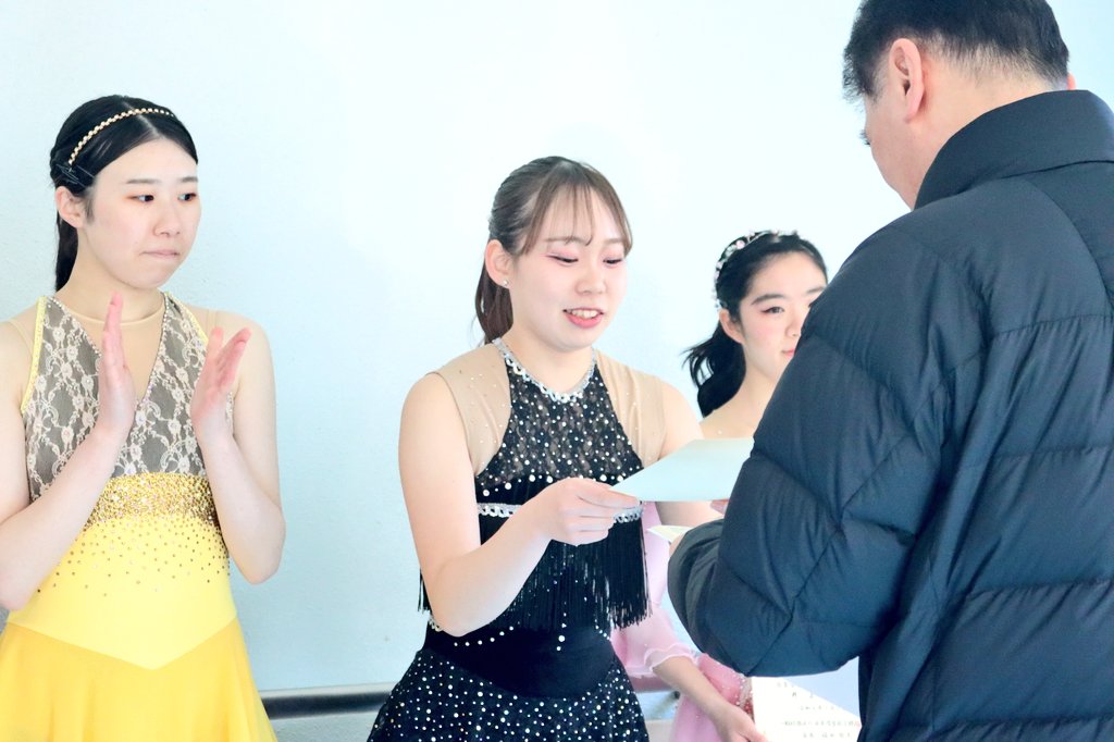 kanspo's tweet image. 【アイススケート】第96回日本学生氷上競技選手権大会フィギュア競技１日目／於・ALSOKぐんまアイスアリーナ

［女子４級結果］
２位　久我
４位　稲葉

［女子４級団体結果］
１位　関大