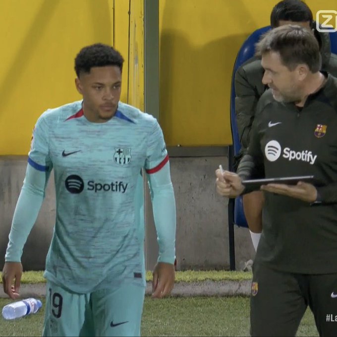 GDCAtzxW8AAXSx-?format=jpg&name=small