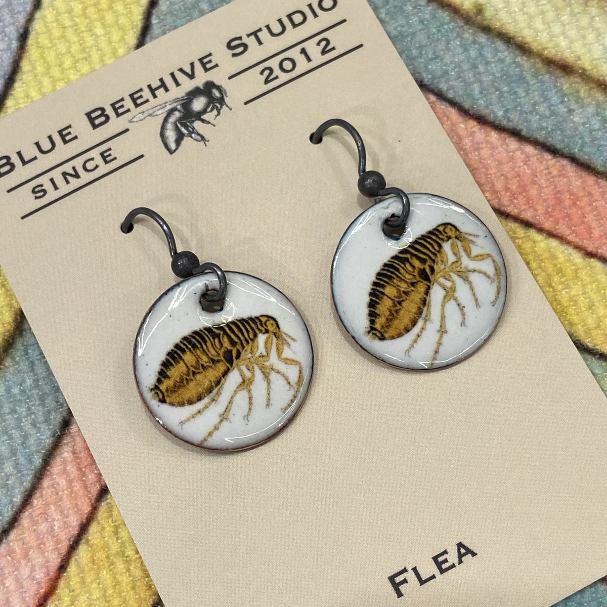 theBlueBeehive's tweet photo. Believe it or not, you can get #fleas at #SICB2024 😃 #sciart https://t.co/vALO9jRhV0
