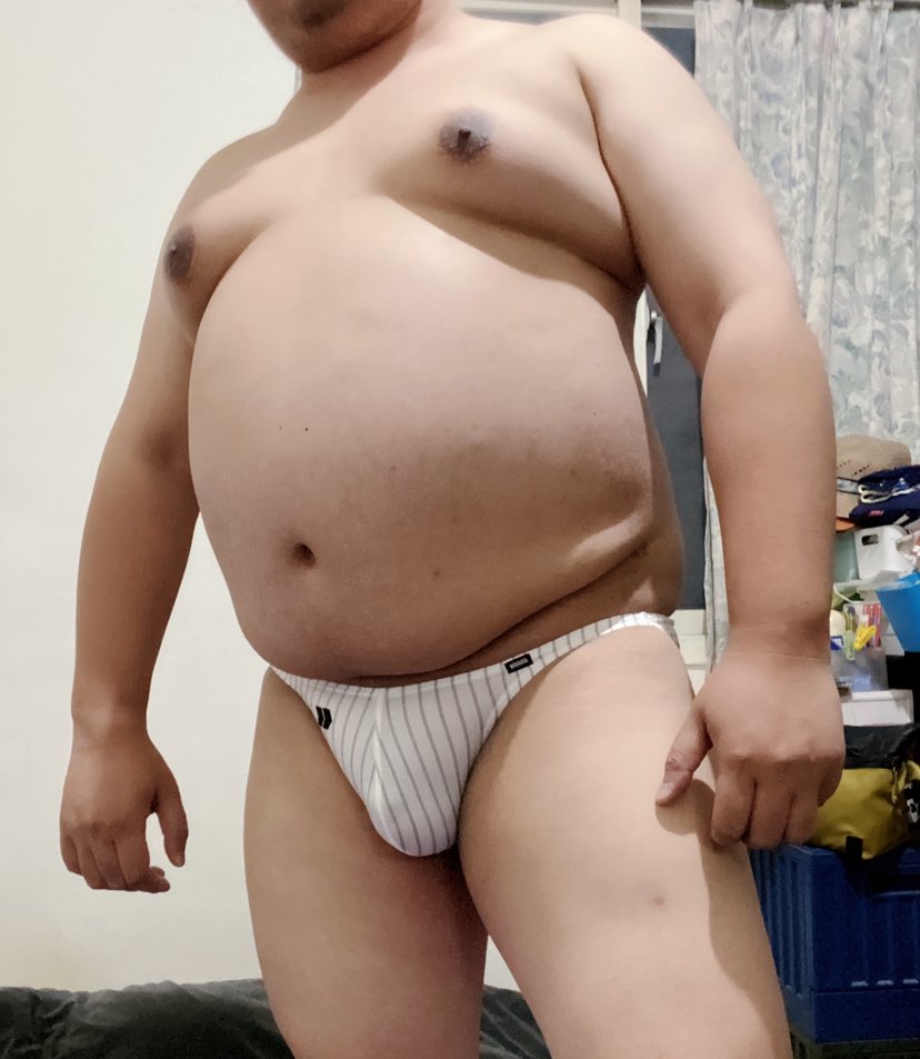 側邊的褲帶好細～～～